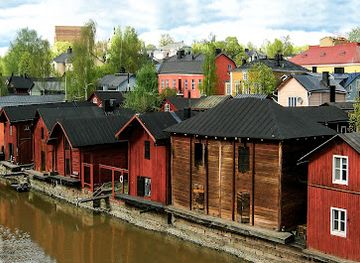 finland/porvoo/landmark/porvoo-riverside-warehouses