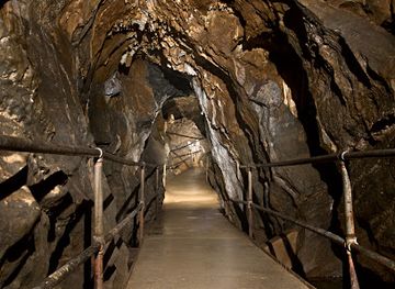 pennsylvania/anthracite-coal-region/landmark/lost-river-caverns