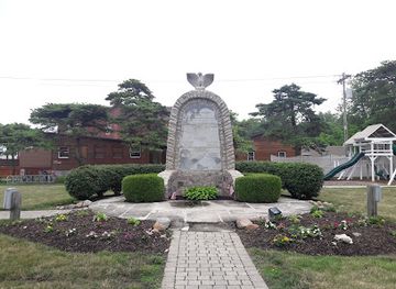 ohio/kelleys-island/landmark/memorial-park