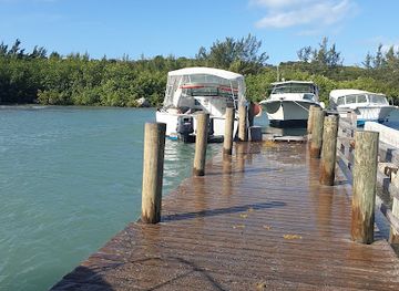 the-bahamas/harbour-island/landmark/three-island-dock