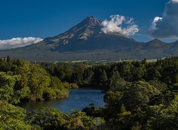 new-zealand/taranaki/landmark/lake-mangamahoe-lookout