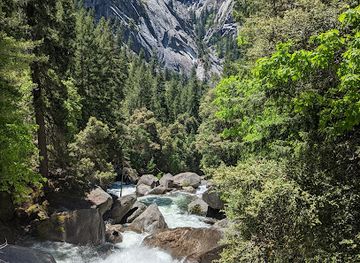 california/yosemite-village/landmark/vernal-falls-footbridge