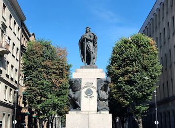 lithuania/kaunas/old-town-senamiestis/landmark/statue-of-grand-duke-vytautas