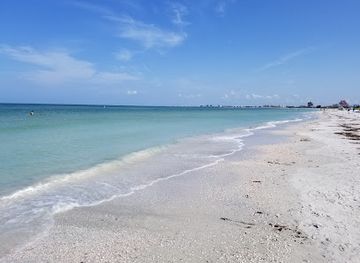 florida/st-petersburg-beach/landmark/pass-a-grille-dog-beach