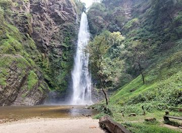ghana/lake-volta/landmark/wli-agumatsa-waterfalls