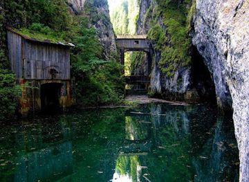 romania/dambovita/landmark/cascada-sapte-izvoare