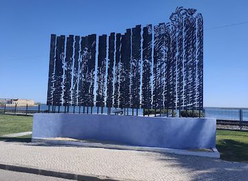portugal/faro/landmark/memorial-dos-pescadores-farenses
