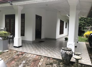 sri-lanka/hikkaduwa/landmark/shaashas-places