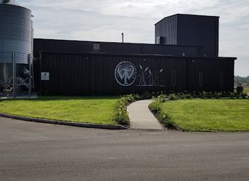 kentucky/outer-bluegrass/landmark/wilderness-trail-distillery