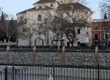spain/granada/centro-sagrario/landmark/fuente-de-las-granadas