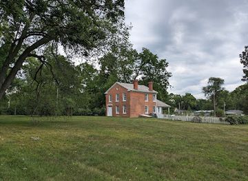 iowa/corn-belt/landmark/plum-grove-historical-site