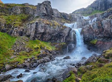 iceland/eastern-region/landmark/klifbrekku-waterfall