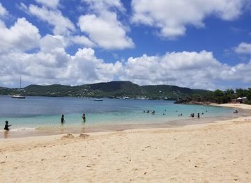 antigua-and-barbuda/saint-john/landmark/pigeon-point-beach