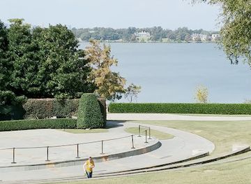 texas/dallas/landmark/dallas-degolyer-estate