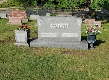 ohio/akron/highland-square/landmark/dr-bob-s-grave
