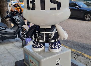 south-korea/seoul/gangnam/landmark/bts-gangnamdol