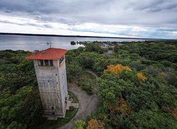 wisconsin/kettle-moraine/landmark/judson-tower
