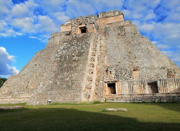 mexico/yucatan-peninsula/landmark/uxmal-archaeological-zone