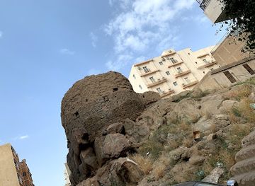 saudi-arabia/al-hada/landmark/the-historical-wall-of-the-old-taif