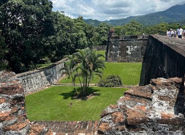 honduras/colon-region/landmark/fortaleza-de-san-fernando