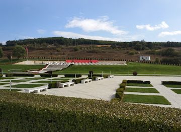 kosovo/kamenica/landmark/memorial-complex-adem-jashari