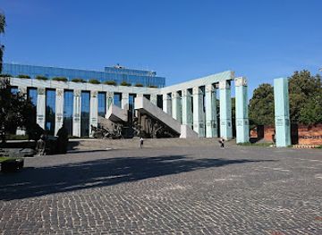 poland/warsaw/srodmiescie/landmark/warsaw-uprising-monument