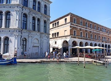 italy/veneto/landmark/il-gobbo-di-rialto