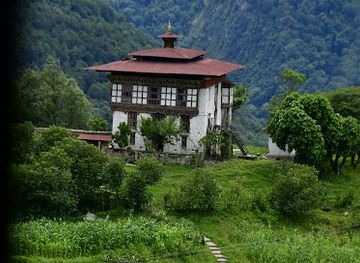 bhutan/lhuntse-district/landmark/lhuntse