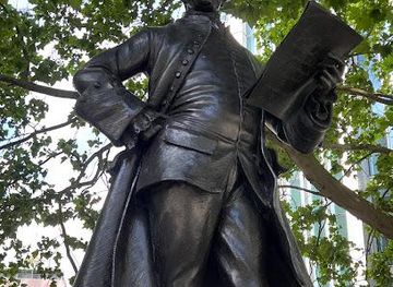 united-kingdom/windsor/landmark/john-wilkes-statue