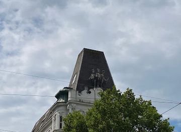 austria/vienna/alsergrund/landmark/silberfarbige-offentliche-waage