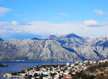 montenegro/kotor-bay/landmark/kotor-city-walls