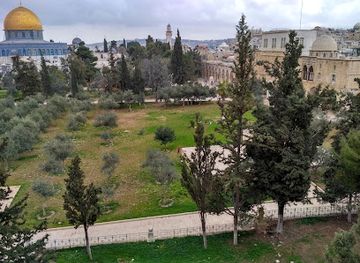 israel/jerusalem/landmark/bani-ghunayma-s-tomb