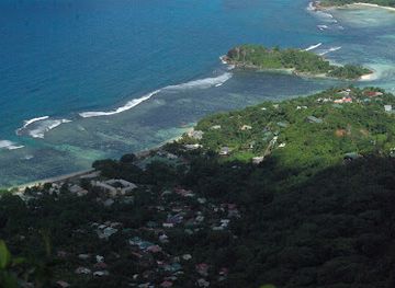 seychelles/ile-aux-vaches-marines/landmark/sauzier-waterfall