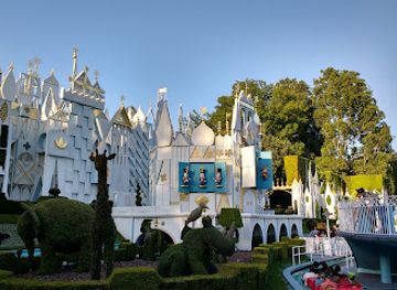 california/anaheim/landmark/minnie-s-house