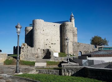 spain/cantabria/landmark/santa-ana-castle-lighthouse