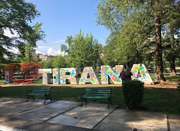 albania/tirana/landmark/lulishte-ismail-qemali