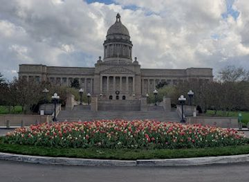 kentucky/frankfort/landmark/floral-clock