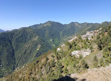 pakistan/ayubia-national-park/landmark/bhutto-point