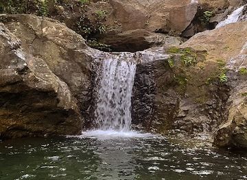 fiji/beqa-island/landmark/nabukavesi-waterfall
