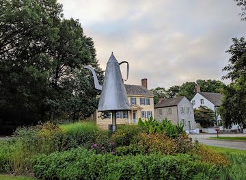 north-carolina/winston-salem/old-salem/landmark/old-salem-teapot