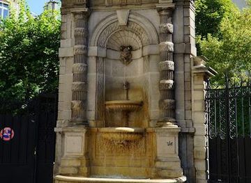 france/paris/landmark/fontaine
