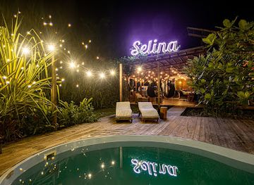 panama/bocas-del-toro/landmark/selina-red-frog