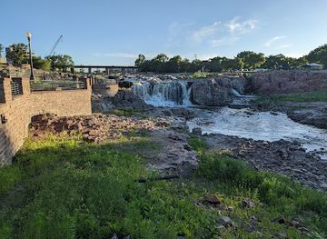 south-dakota/sioux-falls/falls-park/landmark/queen-bee-turbine-house