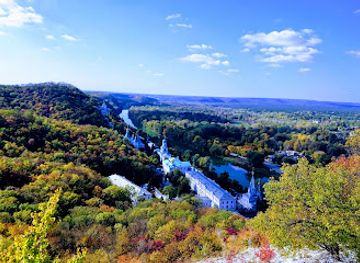 ukraine/svydovets-mountains/landmark/pam-yatnyk-artemu
