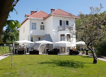 slovenia/ljubljana/landmark/vila-zlatica