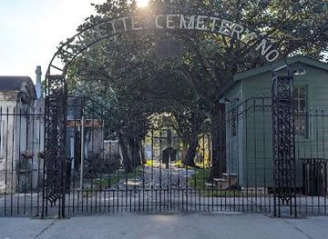 louisiana/new-orleans/landmark/lafayette-cemetery-no-1
