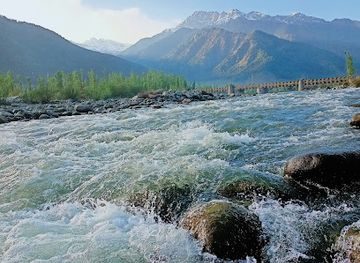india/pahalgam/landmark/yanner-bridge