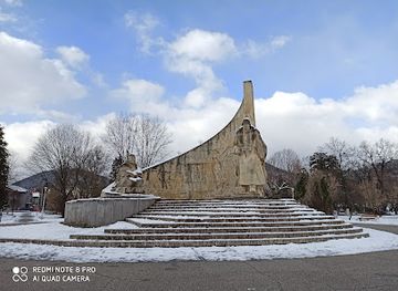 romania/maramures/landmark/romanian-soldier-monument