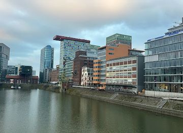 germany/dusseldorf/medienhafen/landmark/panorama-viewpoint-medienhafen