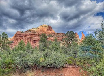arizona/sedona/landmark/red-rock-magic-trolley